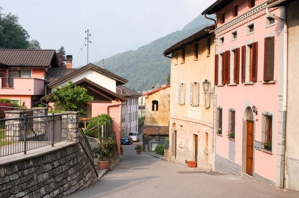Huizen op het oude dorp van Cadepiano — Stockfoto