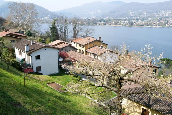 Häuser im Dorf Pianroncate am Luganersee — Stockfoto