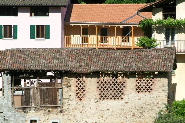 Будинки в Старому селі Scairolo — стокове фото