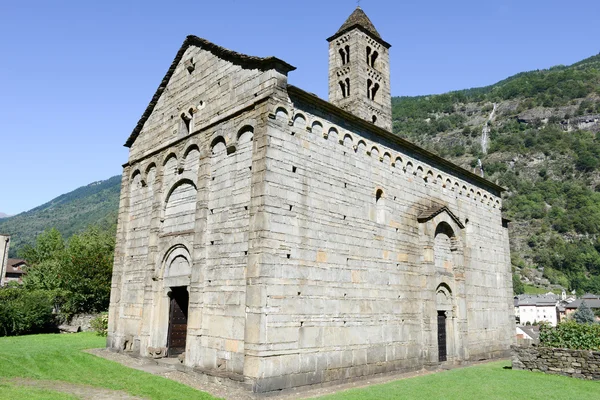 Saint Nicolao kerk op Giornico op Leventina vallei — Stockfoto