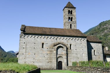 Giornico Leventina Vadisi üzerinde Aziz Nicolao Kilisesi