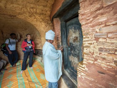 Megab, Etiyopya - 22 Ağustos 2025: Megab yakınlarındaki Aona Yemata Guh kilisesinin açılışı