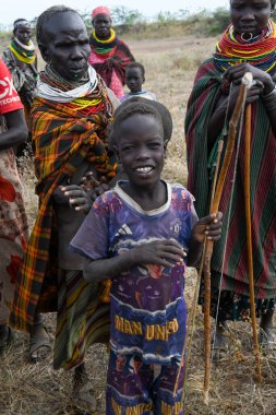 Lebeere, Etiyopya - 15 Ağustos 2025: Etiyopya 'da Lebeere' de dans eden bir kabilenin insanları