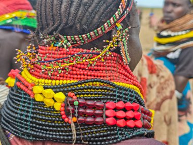 Lebeere, Etiyopya - 15 Ağustos 2025: Etiyopya 'da Lebeere' de dans eden bir kabilenin insanları