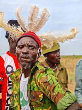 Lebeere, Etiyopya - 15 Ağustos 2025: Etiyopya 'da Lebeere' de dans eden bir kabilenin insanları