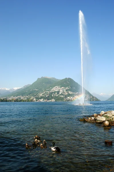 Lugano Körfezi üzerinde su jeti — Stok fotoğraf