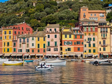 Portofino, İtalya - 10 Ekim 2025: İtalya 'da liguria üzerine Portofino köyüne bakınız