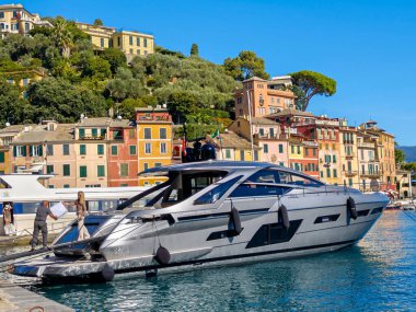 Portofino, İtalya - 10 Ekim 2025: İtalya 'da liguria üzerine Portofino köyüne bakınız