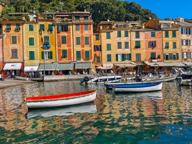 Portofino, İtalya - 10 Ekim 2025: İtalya 'da liguria üzerine Portofino köyüne bakınız