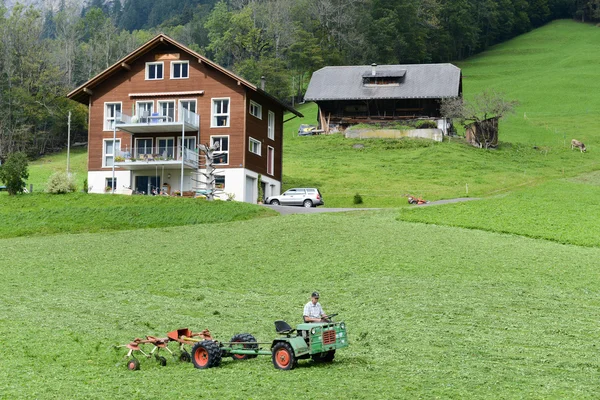 Agriculteur sur son tracteur — Photo