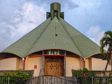 Roseau, Dominica - 13 Ocak 2026: Dominica adasındaki Roseau 'daki modern kilise