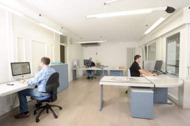 Grafik tasarımcıları iş başında