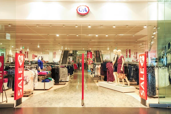 Inre av C & A fashion kläder butik — Stockfoto