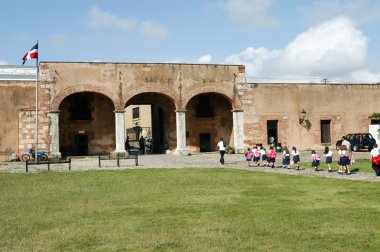 Diego Columbus palace yakınındaki fortless 