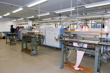 Hugo Boss endüstrisi çalışan adam