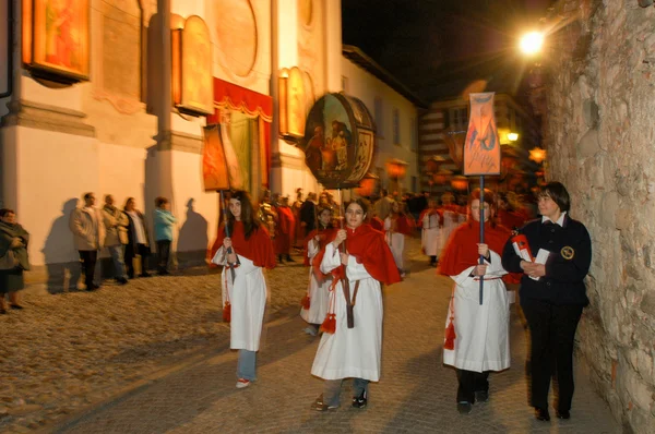 La procesión anual a Jesucristo en Pascua en Mendrisio — Foto de Stock