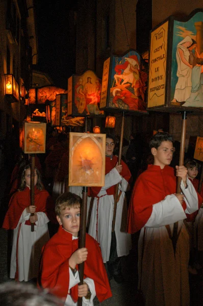 De jaarlijkse processie naar Jezus Christus met Pasen in Mendrisio — Stockfoto