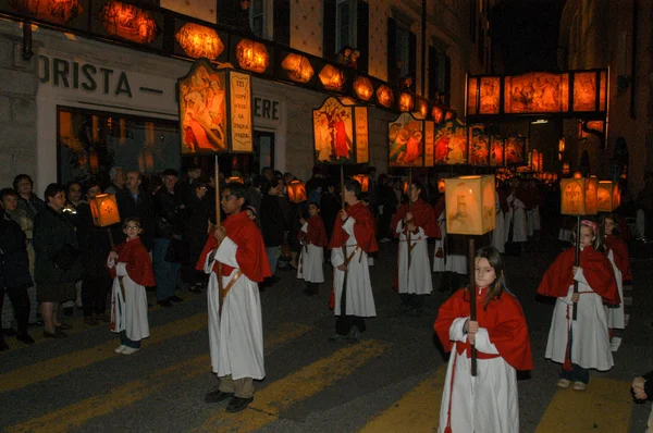 De jaarlijkse processie naar Jezus Christus met Pasen in Mendrisio — Stockfoto