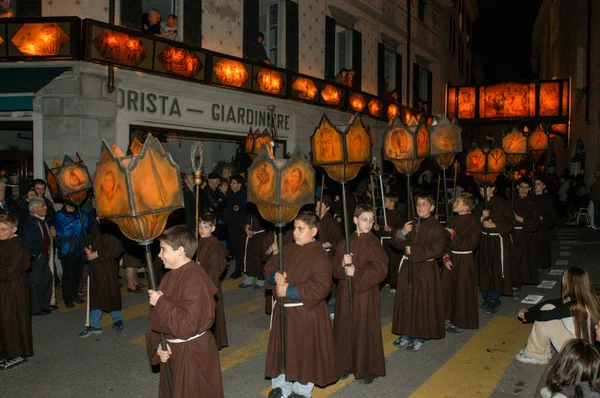 Každoroční procesí k Ježíši Kristu na Velikonoce v Mendrisio — Stock fotografie