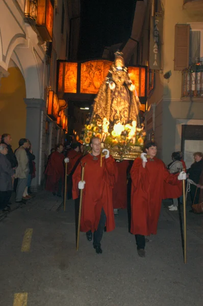 La procesión anual a Jesucristo en Pascua en Mendrisio — Foto de Stock