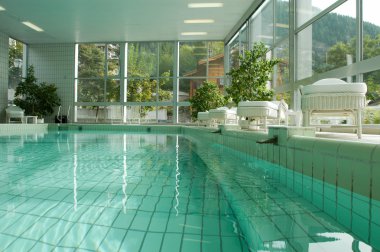 Leukerbad adlı bir otelin Luxourios Yüzme