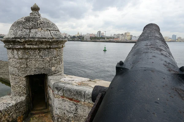 Pevnost El morro s městem havana v pozadí — Stock fotografie