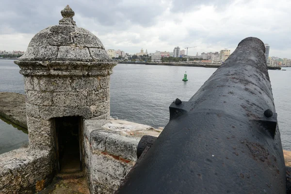 Pevnost El morro s městem havana v pozadí — Stock fotografie