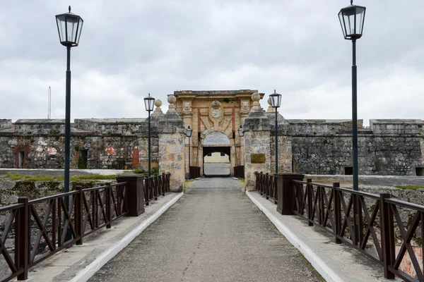 De deur van de ingang van La Cabana Fort Havana — Stockfoto