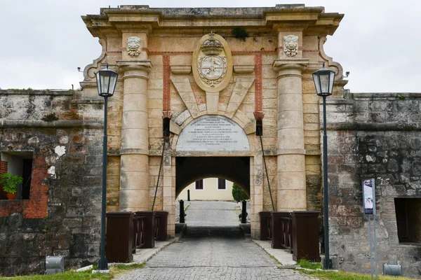 The entrance door of La Cabana fortress at Havana — Stock Photo, Image