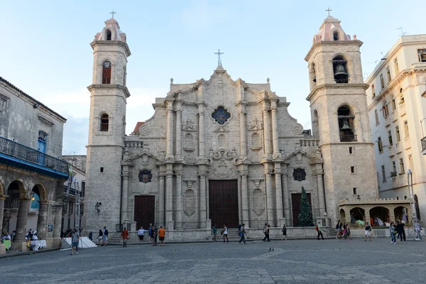 Katedrála San Cristobal na Plaza de la Catedral v Havaně — Stock fotografie