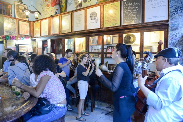 Ресторан La Bodeguita del Medio в Старой Гаване, Куба — стоковое фото