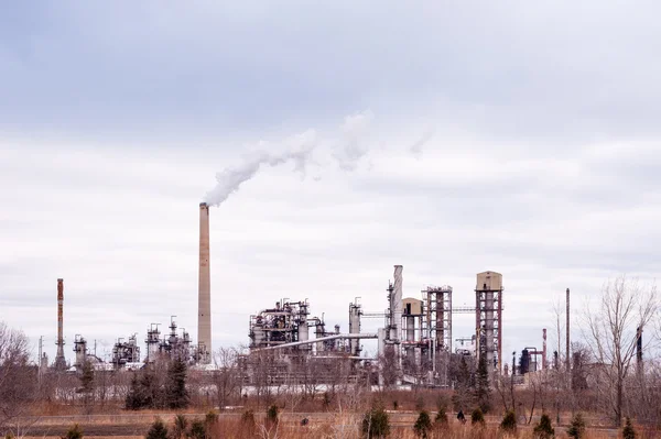 Suncor energy Schmierstoffraffinerie in mississauga, ontario, canad — Stockfoto