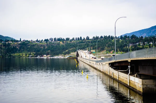 Kelowna Kanada Mai 2019 Die William Bennett Bridge Verbindet Die — Stockfoto