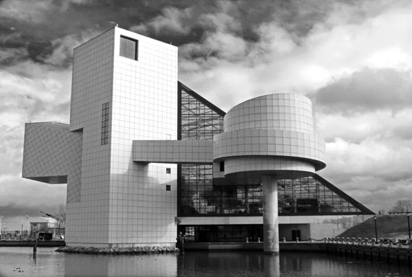 Rock ve Roll Hall of Fame ve Cleveland, Ohio Müzesi.