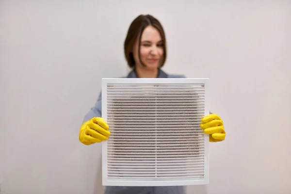 Woman Holds Ventilation Grill Dust Filter Clean Dirty Dusty White — Stock Photo, Image