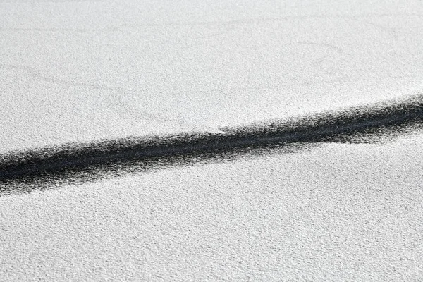 Abstrakte Schwarze Linie Auf Schneeweißem Hintergrund Minimalistische Schwarz Weiß Kunst — Stockfoto