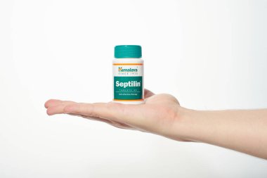 KALININGRAD, RUSSIA - 03.07.2020 - Himalaya Septilin ayurvedic diyet desteği bağışıklığı arttırır ve kendi savunma mekanizmasını oluşturur. İzole edilmiş beyaz arkaplan.