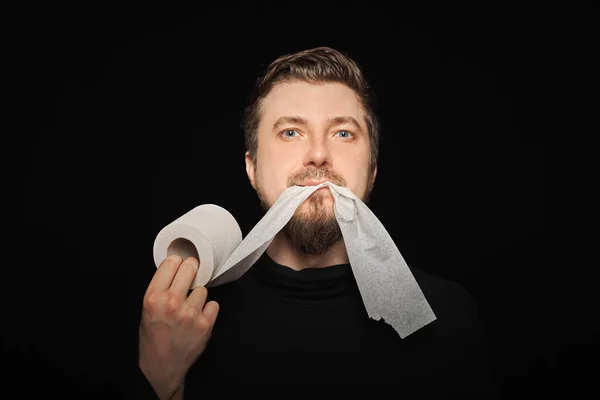 Hombre Comiendo Papel Higiénico Hombre Hambriento Divertido Concepto Ayuno Huelga — Foto de Stock