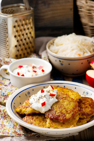 Kartoffelkrapfen mit Quark — Stockfoto