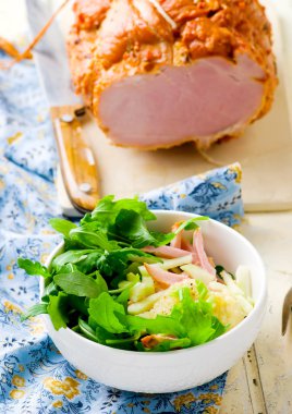  Fırında jambon salatası