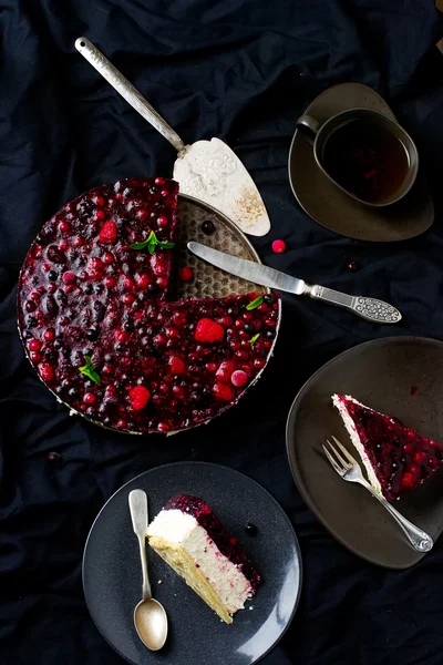 Slice of a tart with fresh berries. — Stock Photo, Image