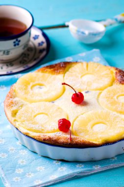 Ananas peynir pişmiş puding