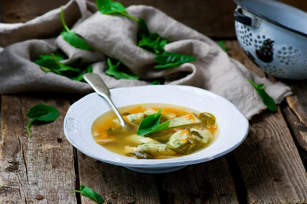 Sopa con acedera. Enfoque selectivo . — Foto de Stock