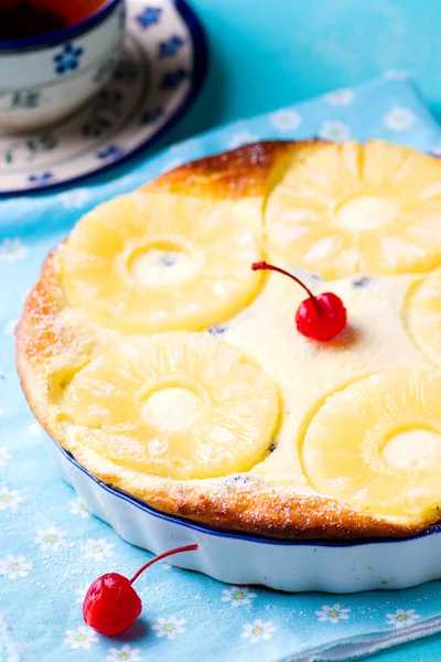 Ananas Hüttenkäse gebackener Pudding — Stockfoto