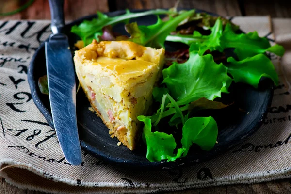 Francia tarta con patata y tocino — Foto de Stock