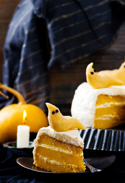 Pumpkin cake for Halloween — Stock Photo, Image