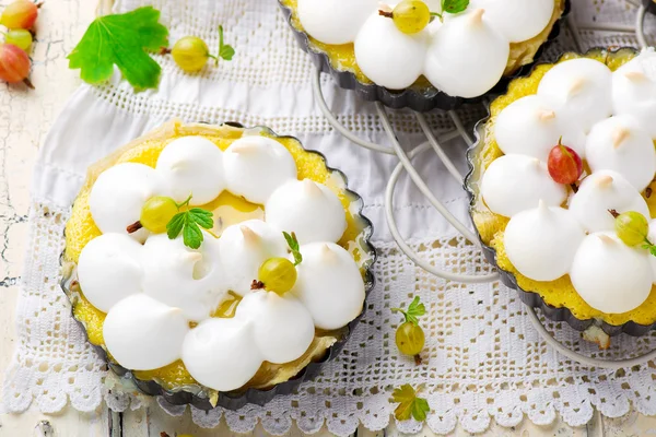 Torta com uma groselha espinhosa — Fotografia de Stock