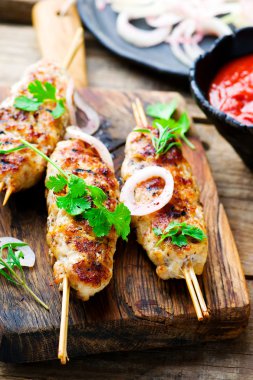 gelen tavuk kebabı. 