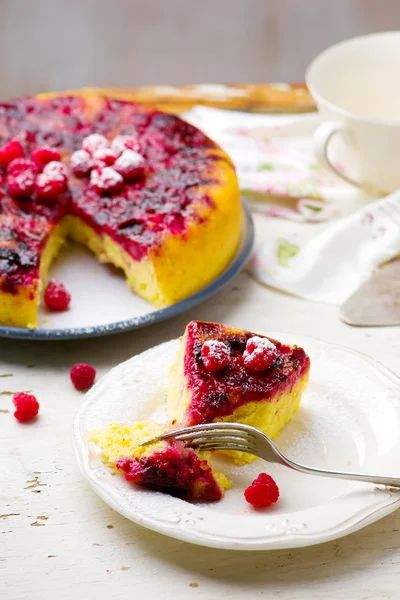 Ondersteboven raspberry cake — Stockfoto