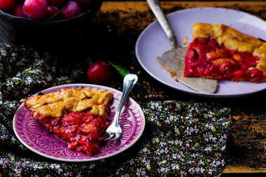 kepek ve Erik Rojegare. rustik tarzı